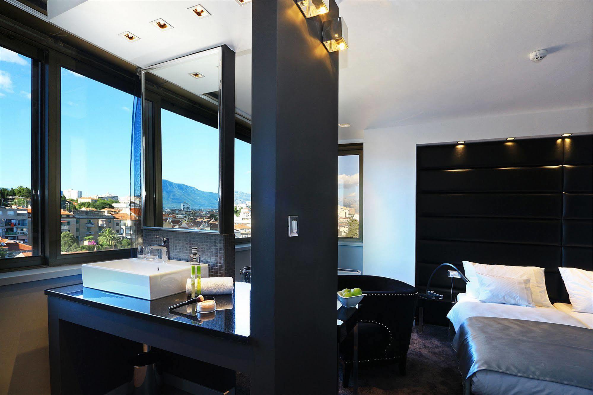 The View Luxury Rooms Split Buitenkant foto